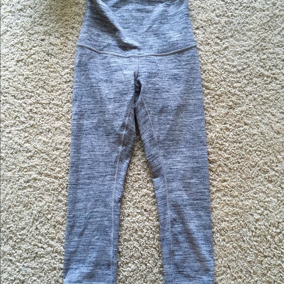 🚫SOLD Lululemon high rise wunder under crop - Picture 3 of 5