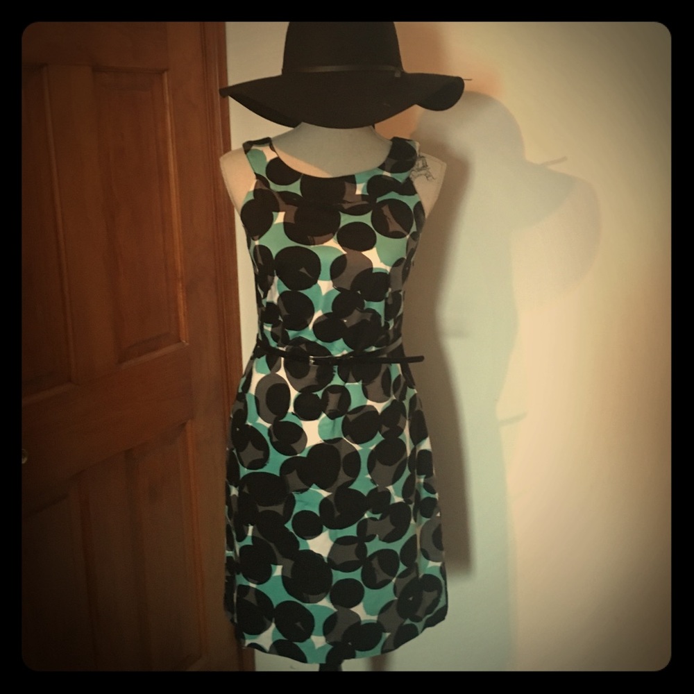 Sleeveless dress