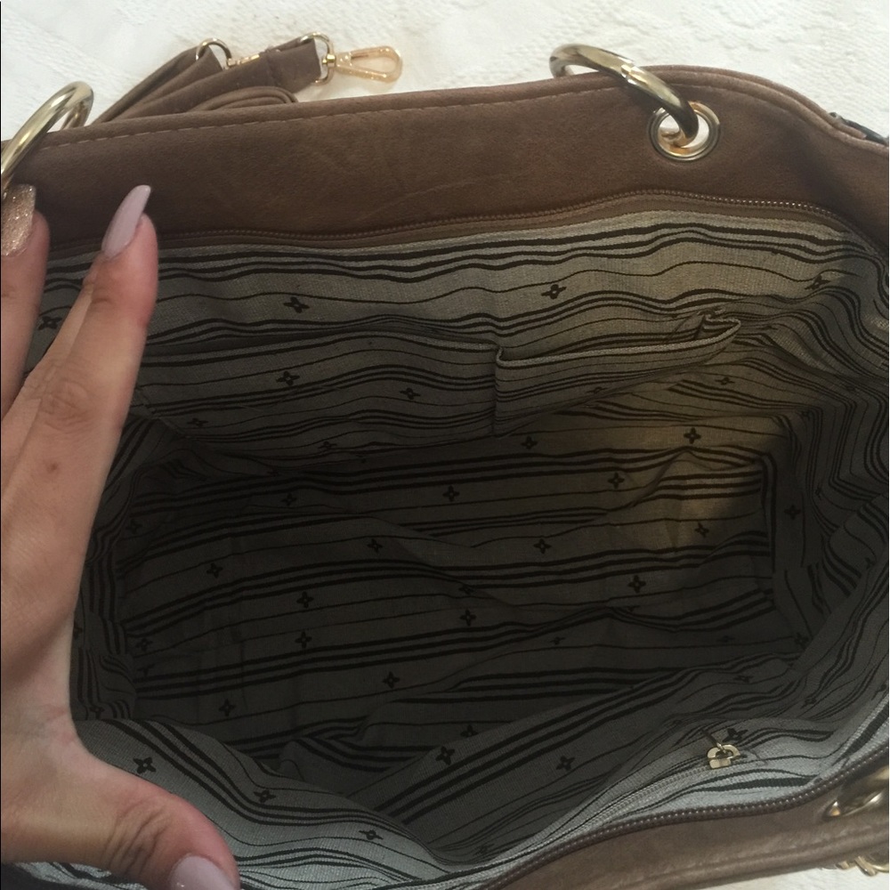 • New Rustic chain tote • - Picture 4 of 6