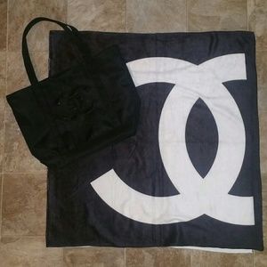 Designer beach towel and tote bag matching