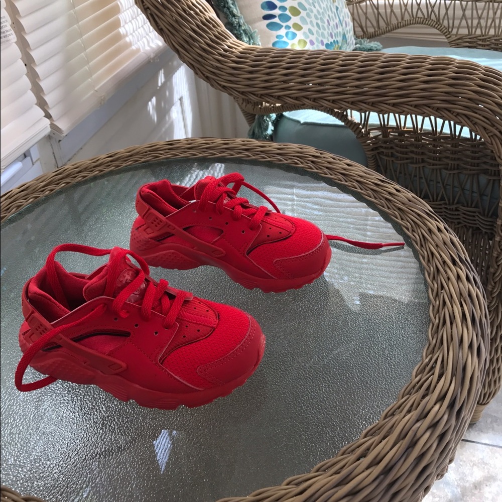 Nike hurraches toddler size 11