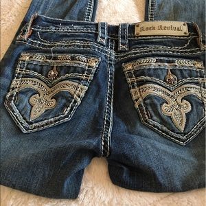 Rock rival skinny Jean