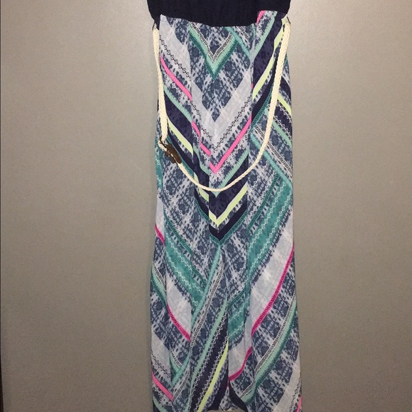 Navy blue dress with colorful bottom. - Picture 2 of 4