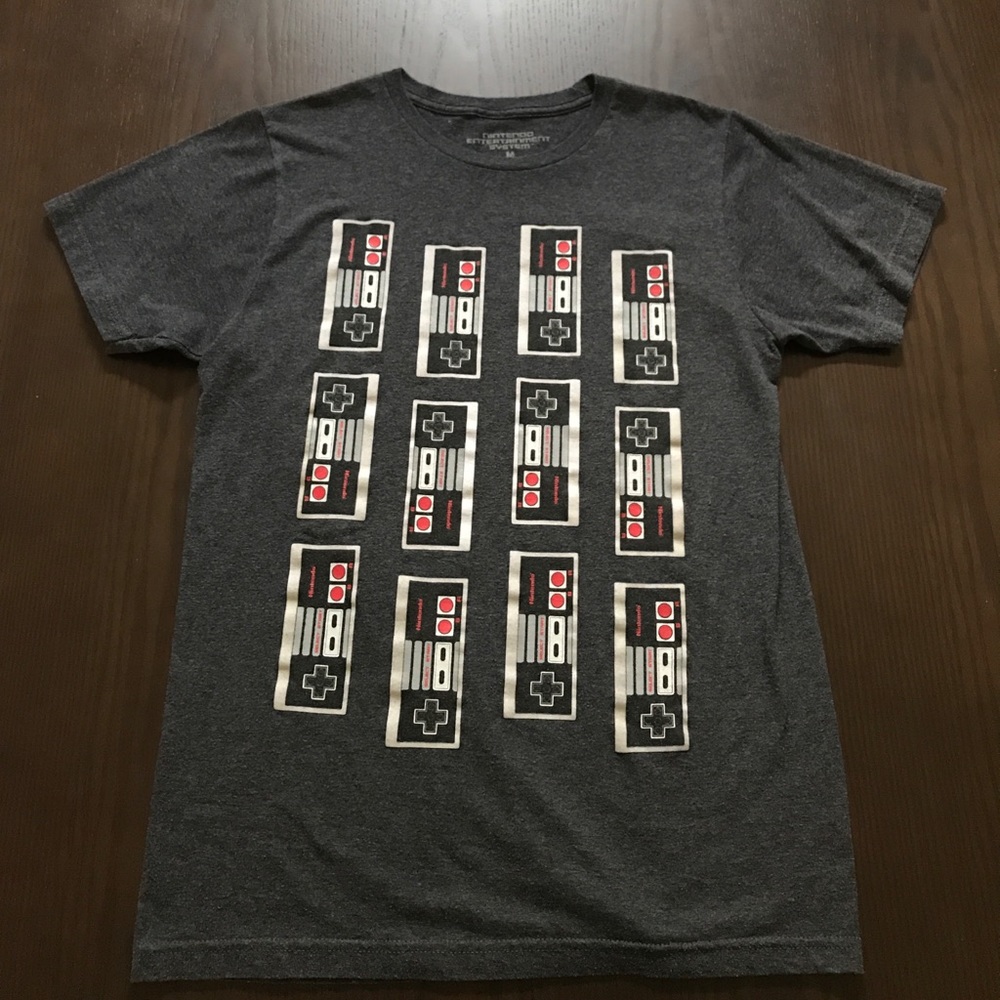 Nintendo men's gray T-shirt medium sz