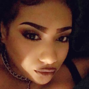 Meet your Posher, Akeia