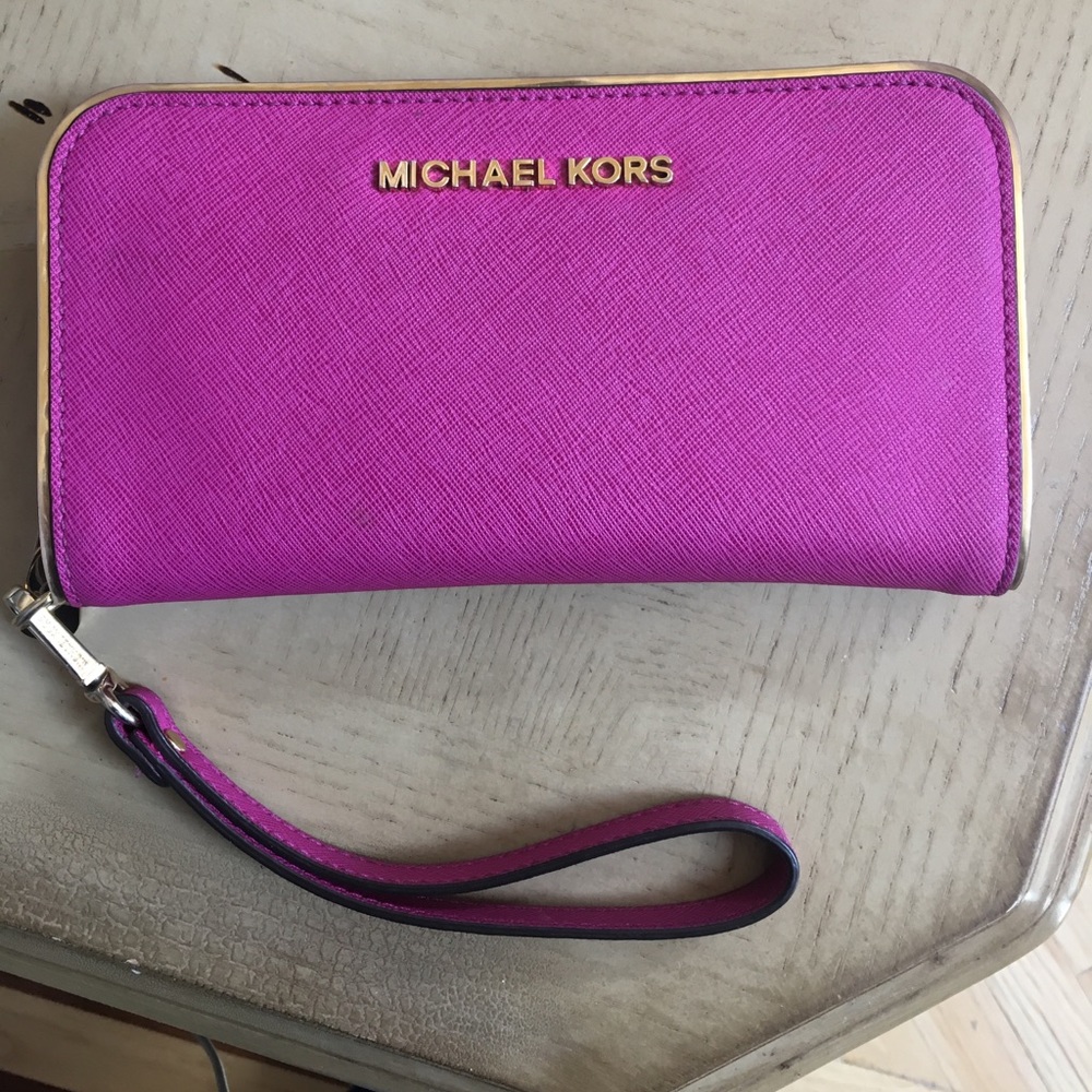 Michael Kors wristlet