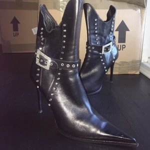 Black Battaglia Pointy Boots