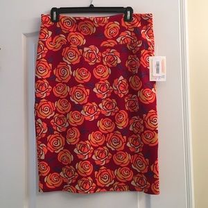 Lularoe Cassie Beauty & the Beast Roses Skirt