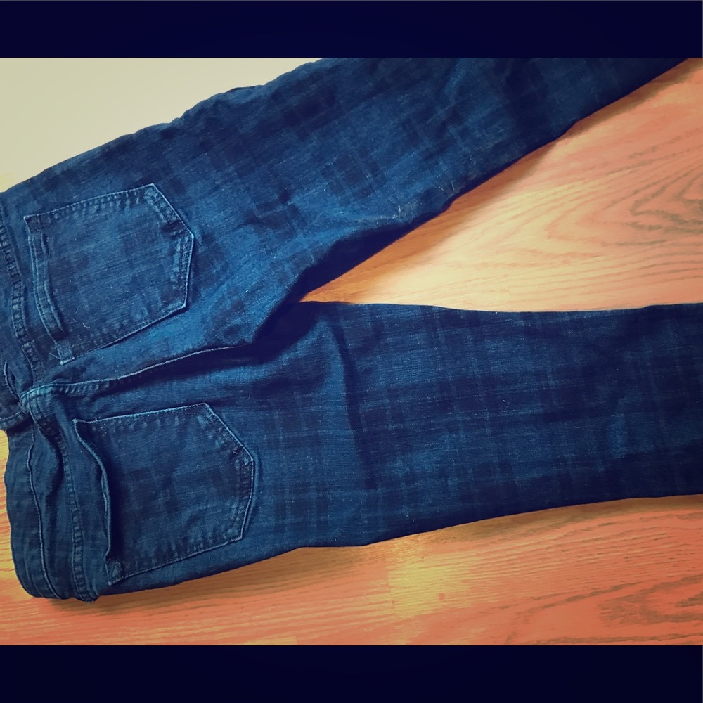 Super cute and unique skinny jeans!