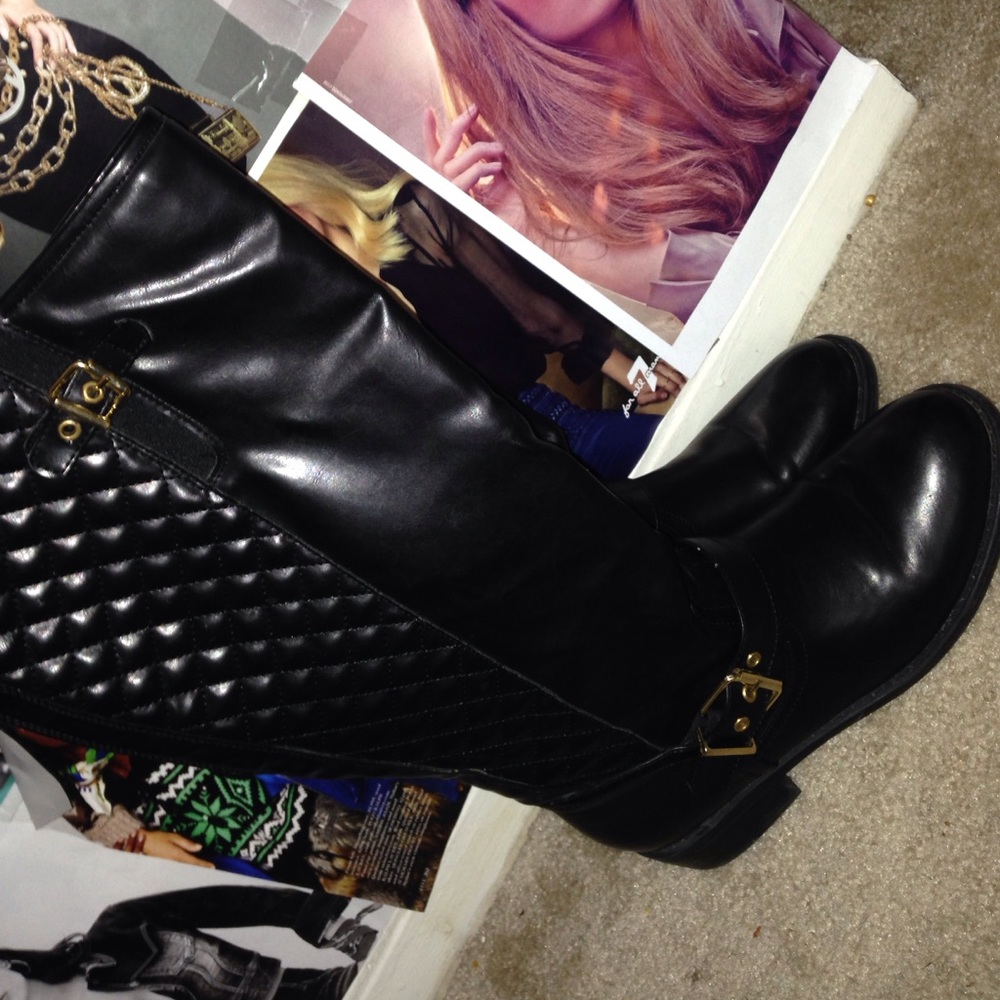 Tall riding boots