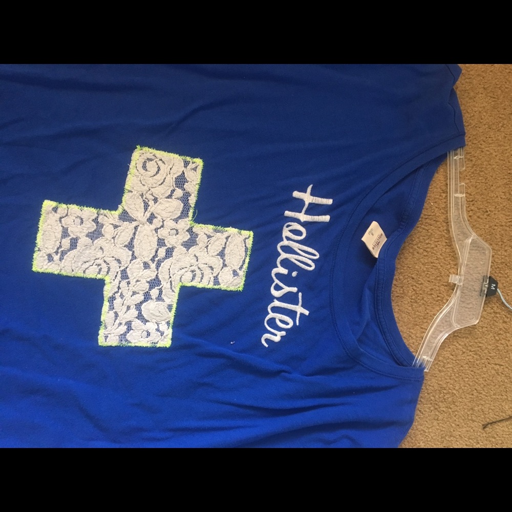 Hollister top