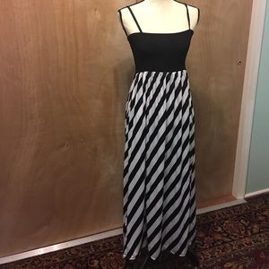 New without tag maxi drees size  M