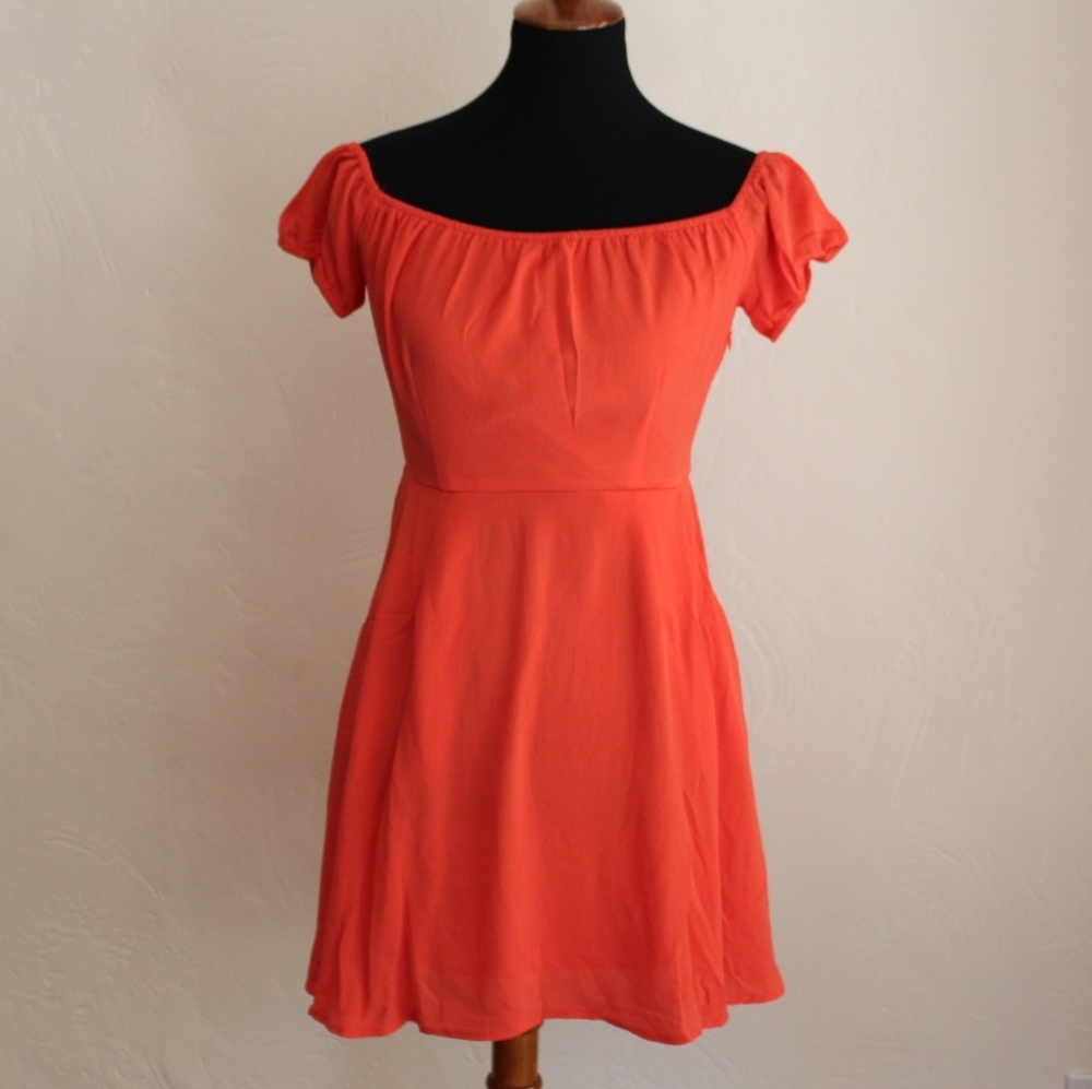 💥HP!💥 Coral Off The Shoulder Dress - Picture 4 of 6