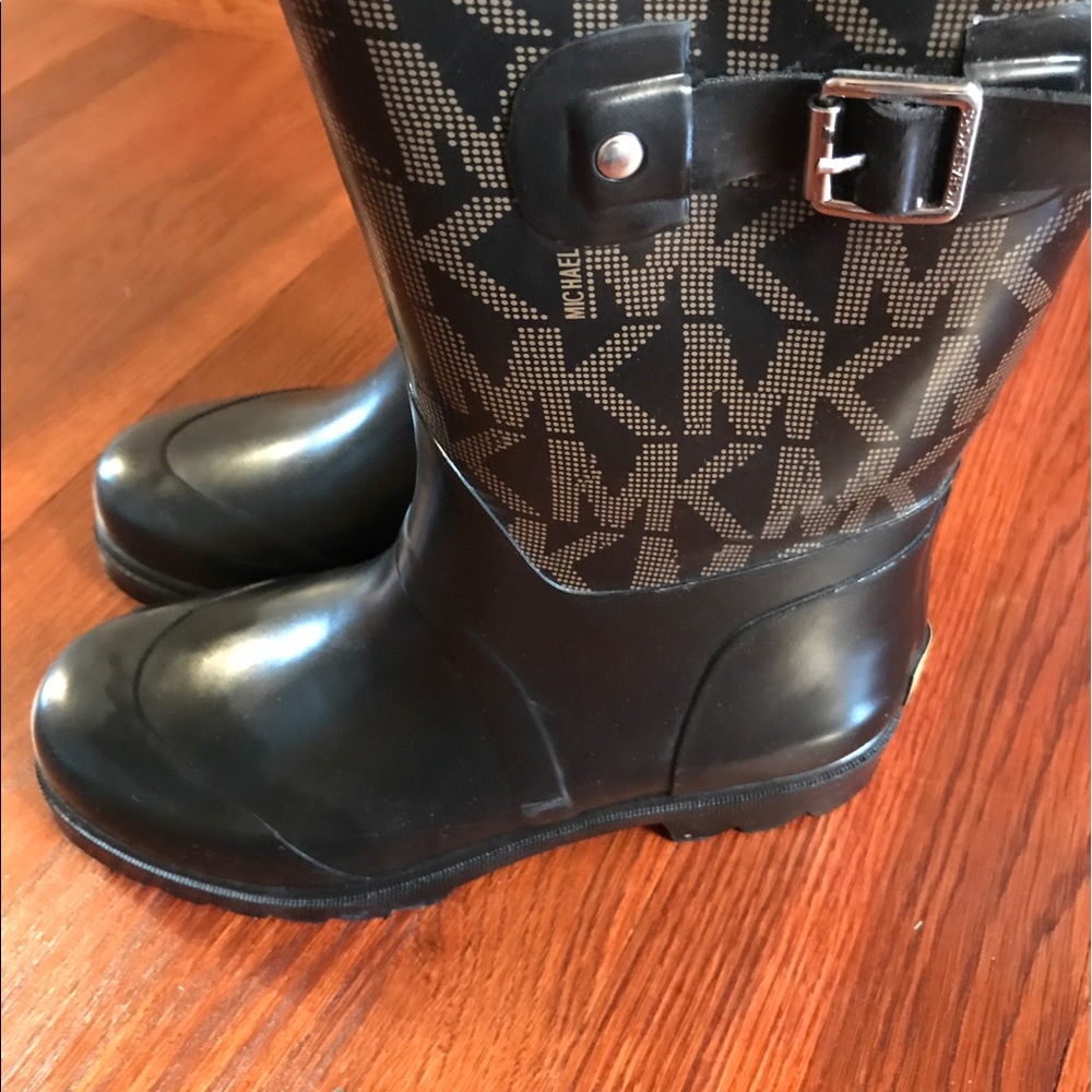 Michael Kors short rain boots