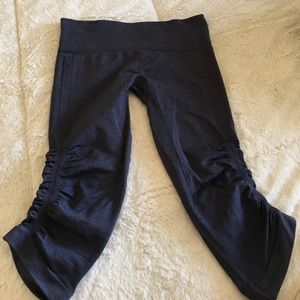 Lulu lemon compression crop