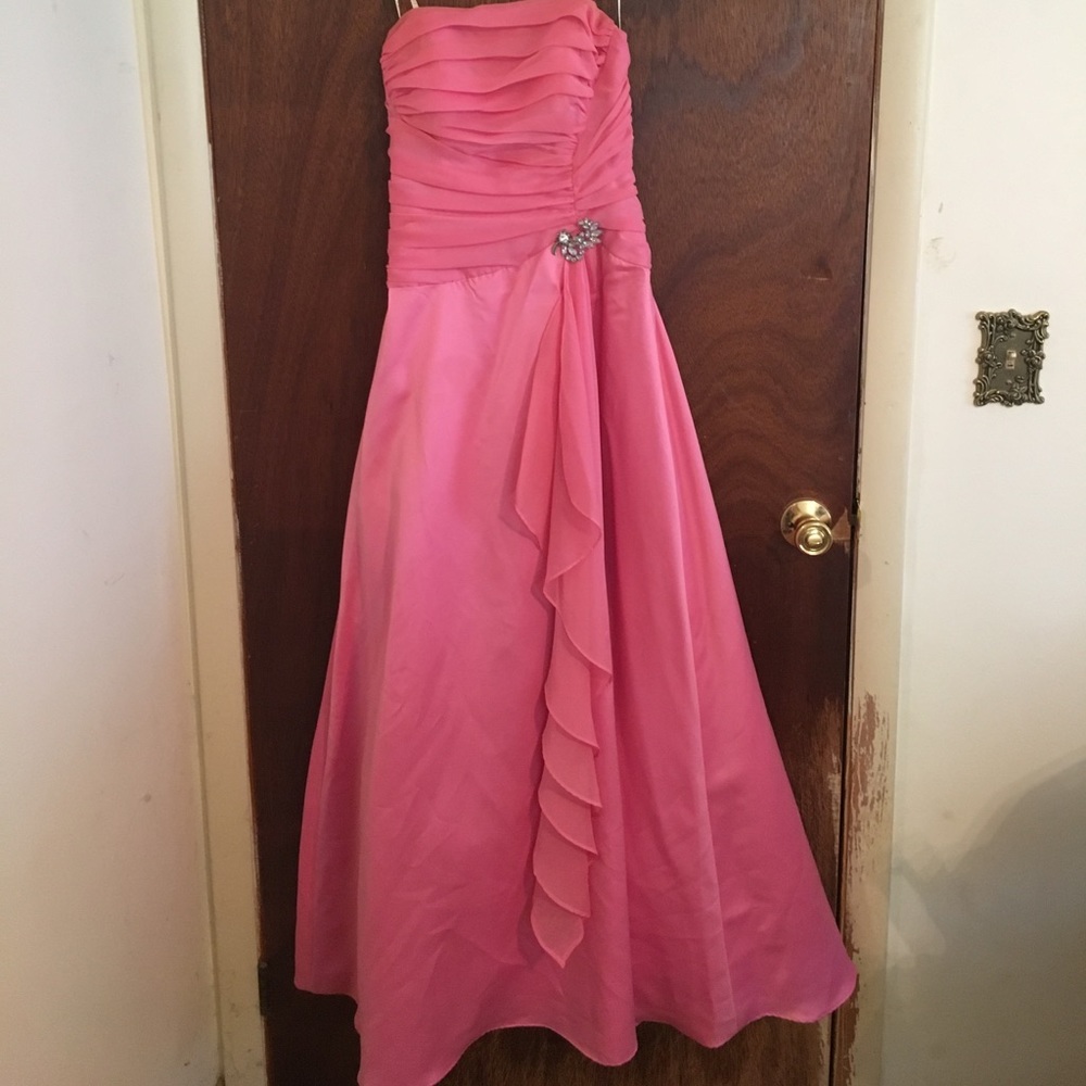 🌸Pink, strapless prom dress.🌸