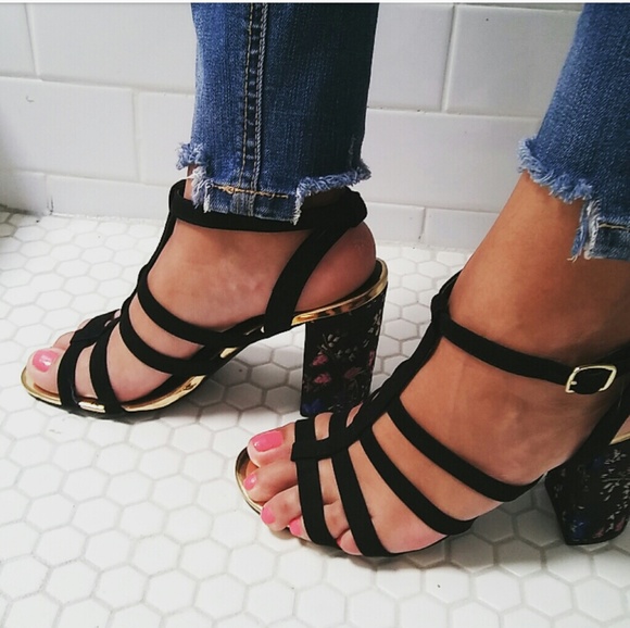 //The Halsey// Black caged embroidered Heels - Picture 4 of 8