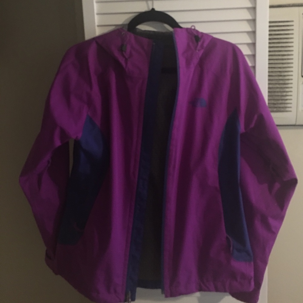Women's Small Northface Raincoat
