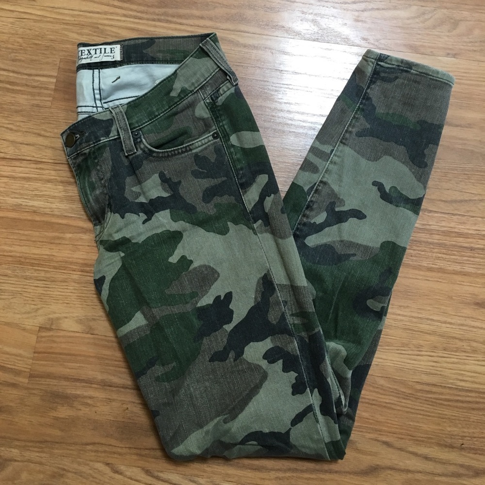 Camo Textile Elizabeth And James jeans
