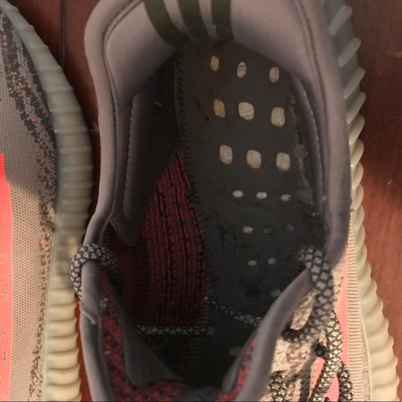 Yeezy 350 v2 main image 4