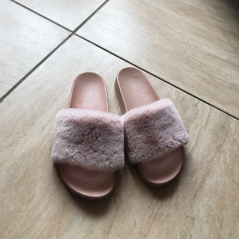 PINK FUR SLIDES SANDALS