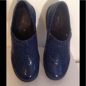 SALE Spring Step Neppie Navy Clogs LIKE NEW