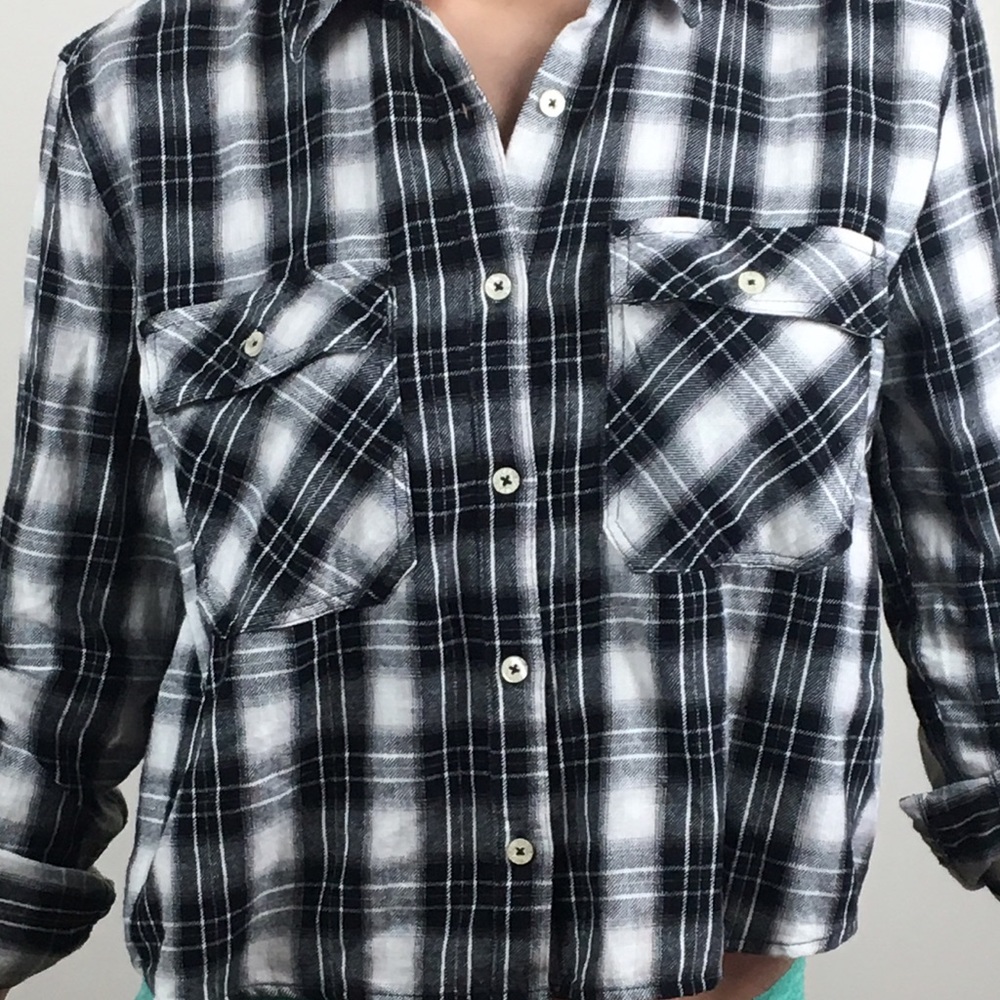 Black and White Cropped Flannel