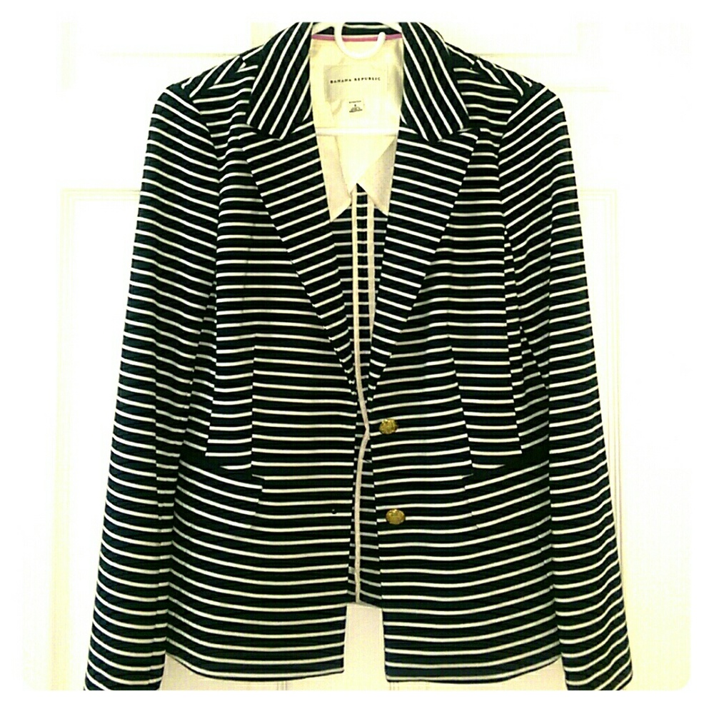 Beautifully tailored Banana Republic blazer