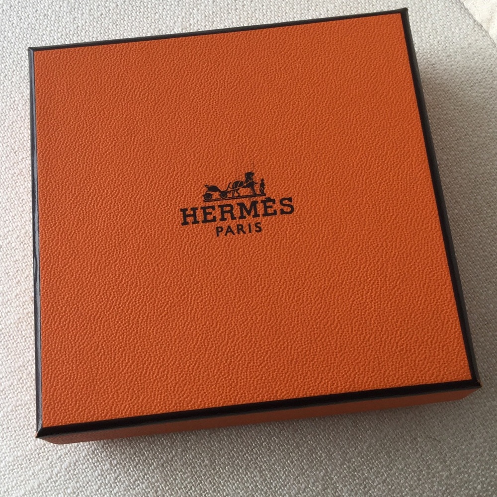 Pristine Hermes Regate gold-plated scarf ring