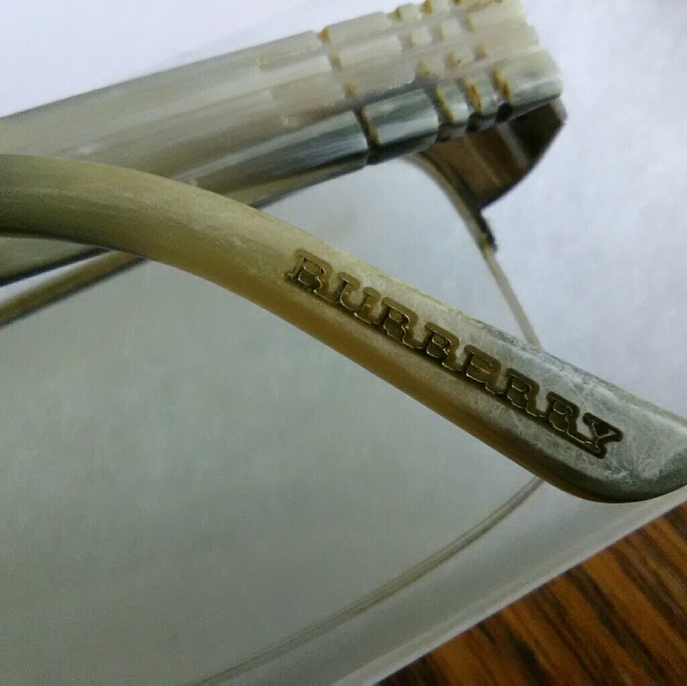 Burberry eyeglasses, prescription glasses - Picture 3 of 8