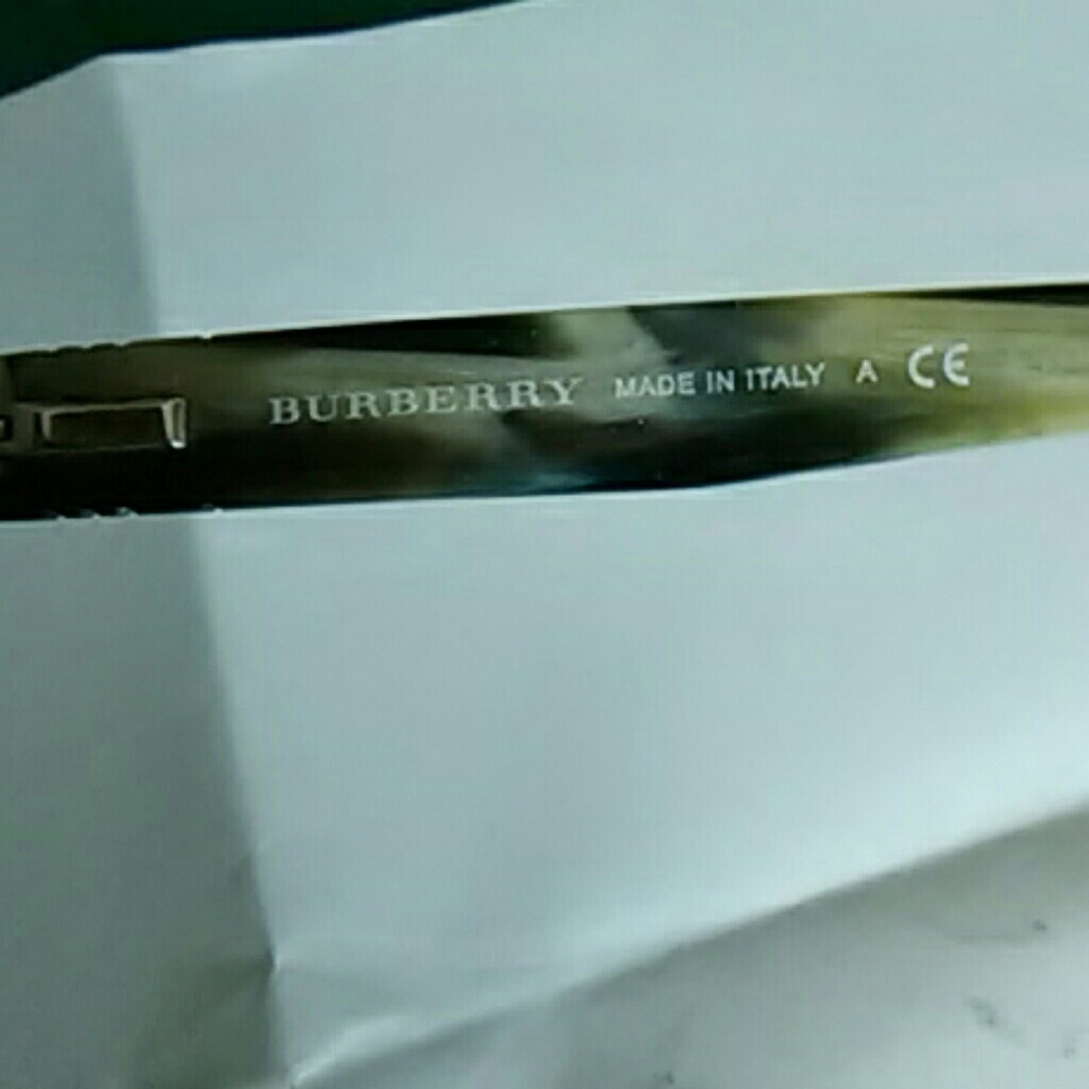 Burberry eyeglasses, prescription glasses - Picture 7 of 8