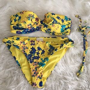 H&M yellow floral bikini size 32B / 4.