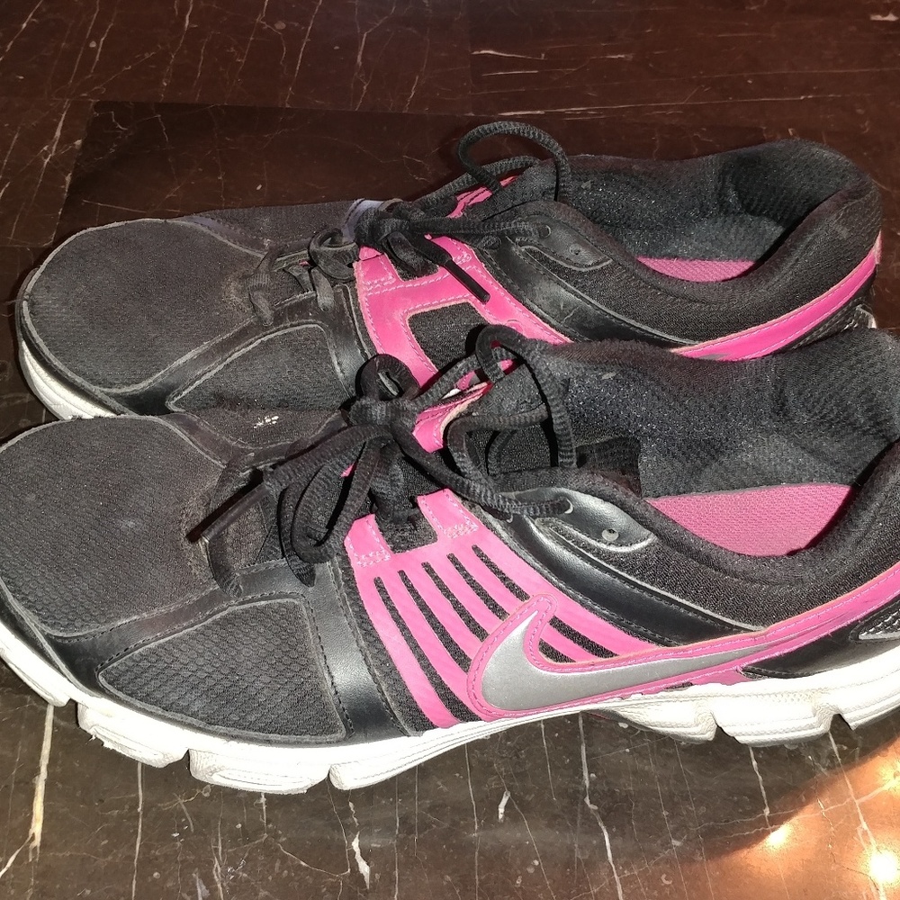 Women's NIKE Running Shoes