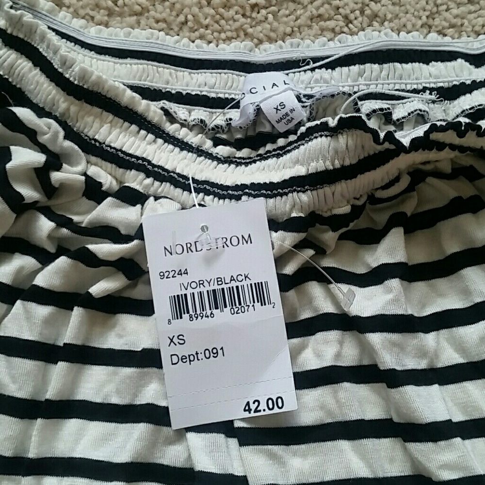 !SOLD!SOCIALITE STRIPED OFF THE SHOULDER DRESS - Picture 4 of 8