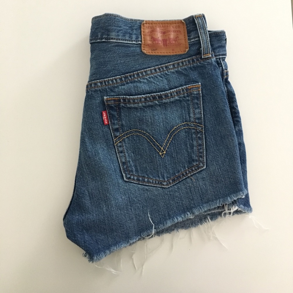 Levi's mid waist shorts