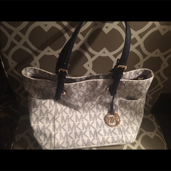 ISO/LOOKING FOR - Picture 2 of 2