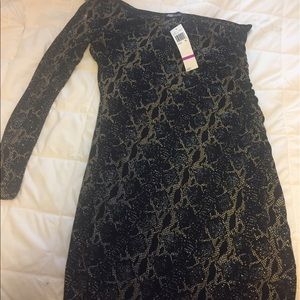 ❗️NWT One Sleeve, Sparkle Detail Dress ❗️