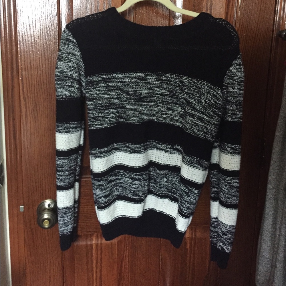 Forever 21 Navy and White Sweater