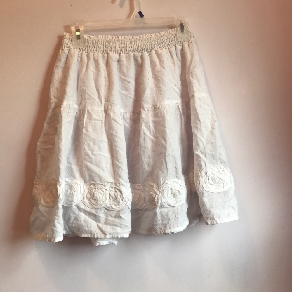White flowy skirt, size Latge