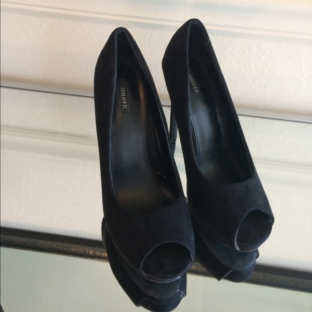 Black platform sling back peep toe pumps