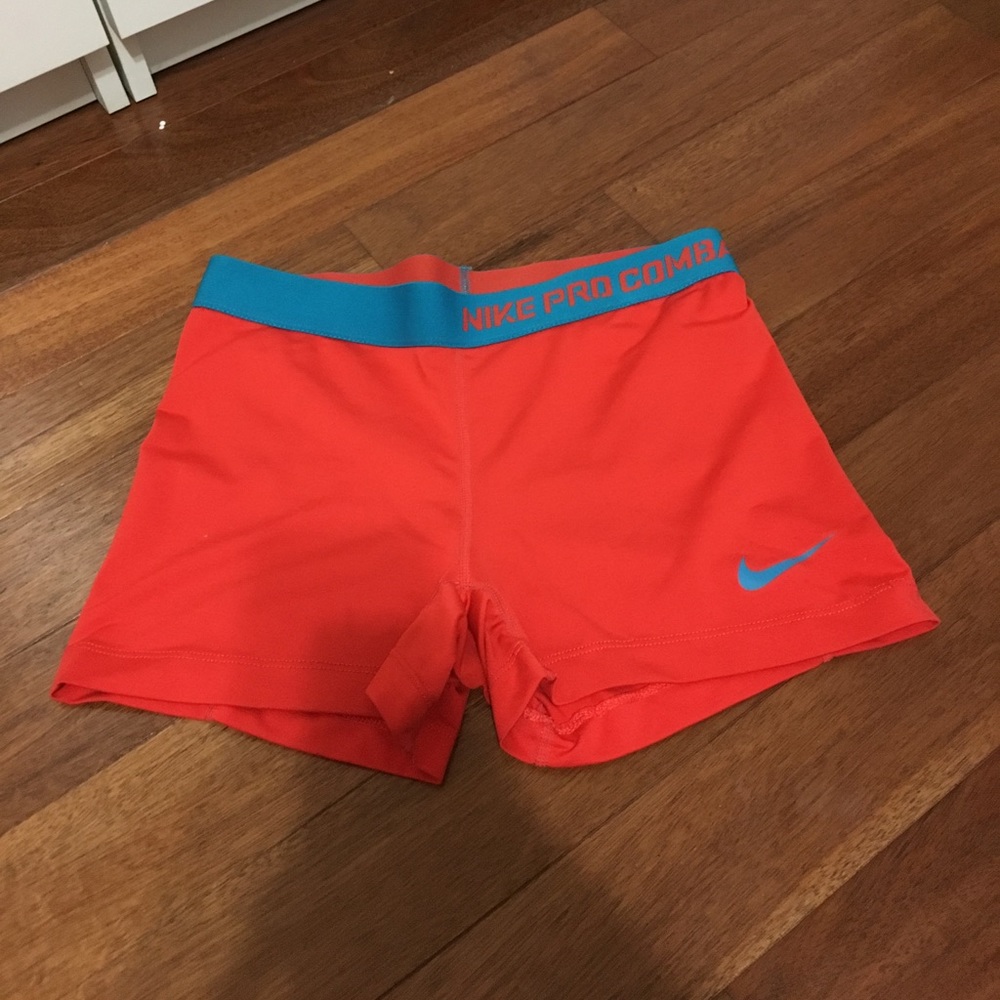 Nike pro combat