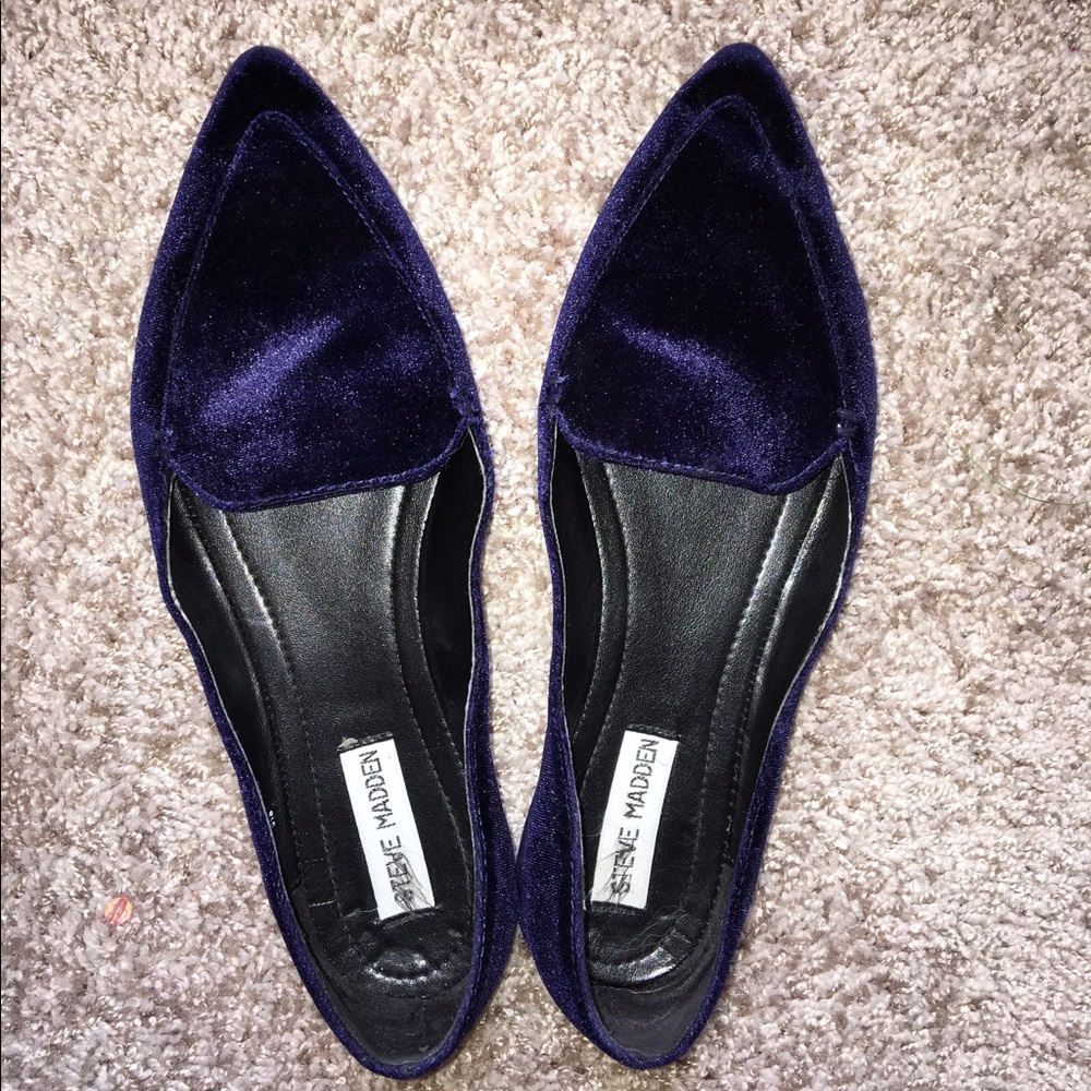 Steve Madden blue velvet pointed toe loafers