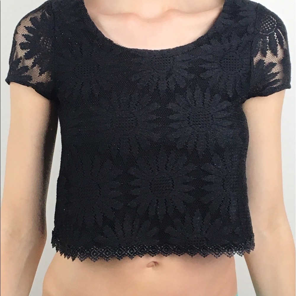 Cropped black floral top