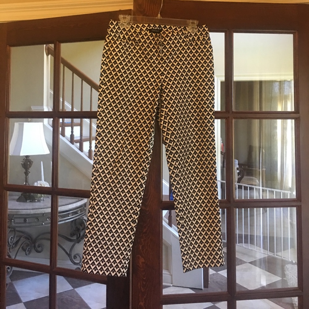 White House black market slim ankle 2r pant