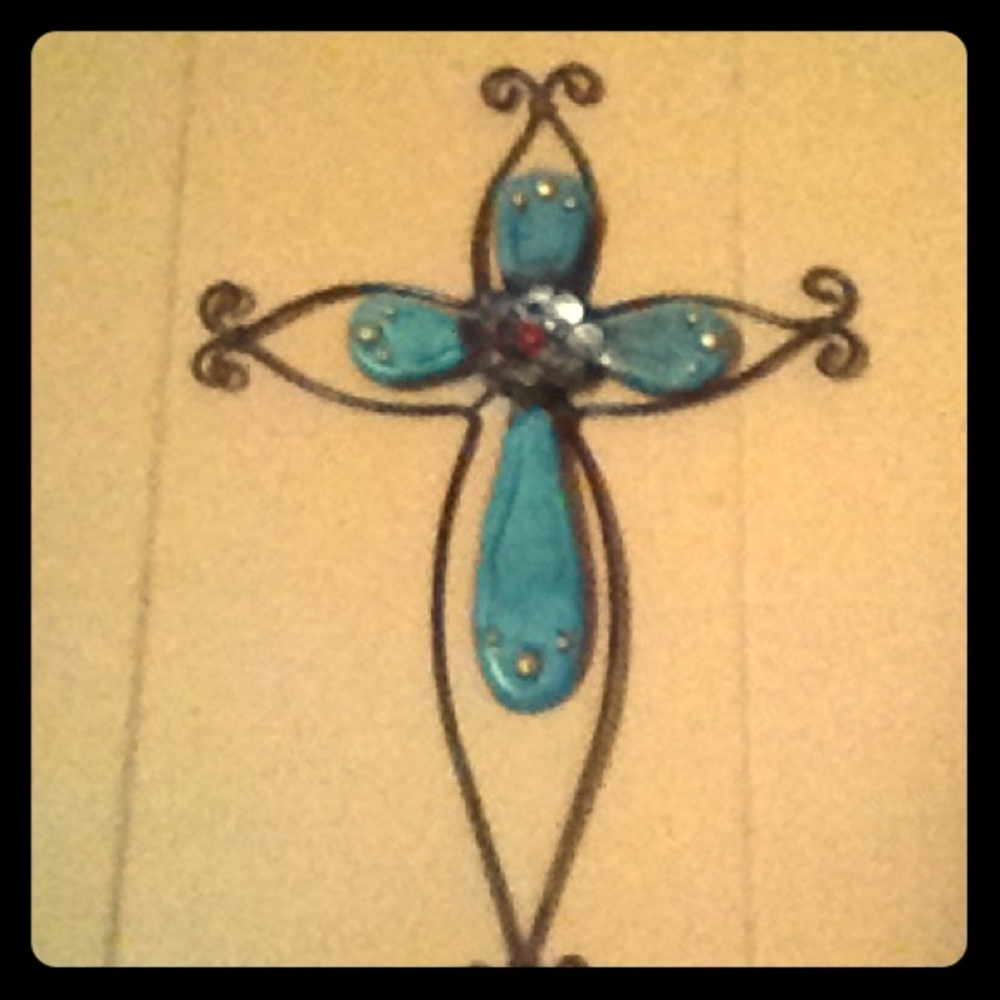 Turquoise vintage-style cross