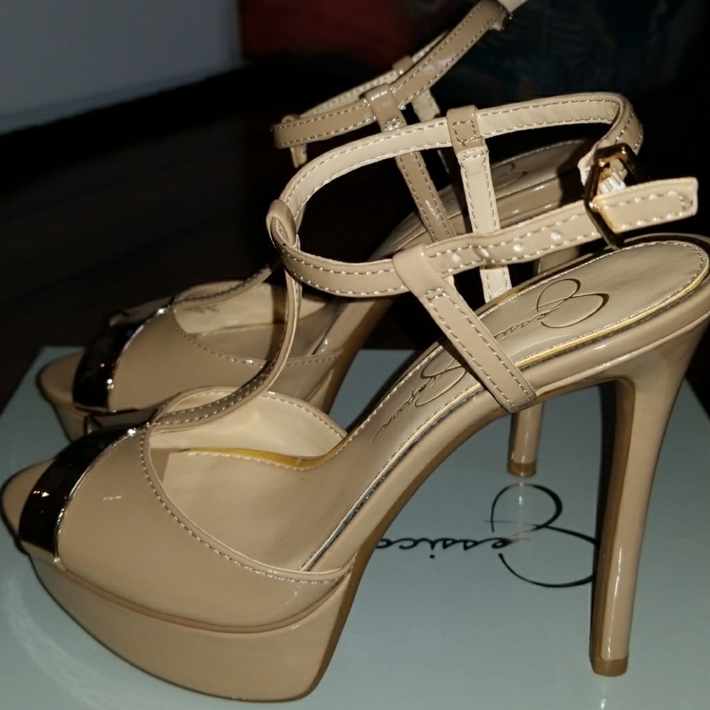 Jessica Simpson platform nude sandals 5.5