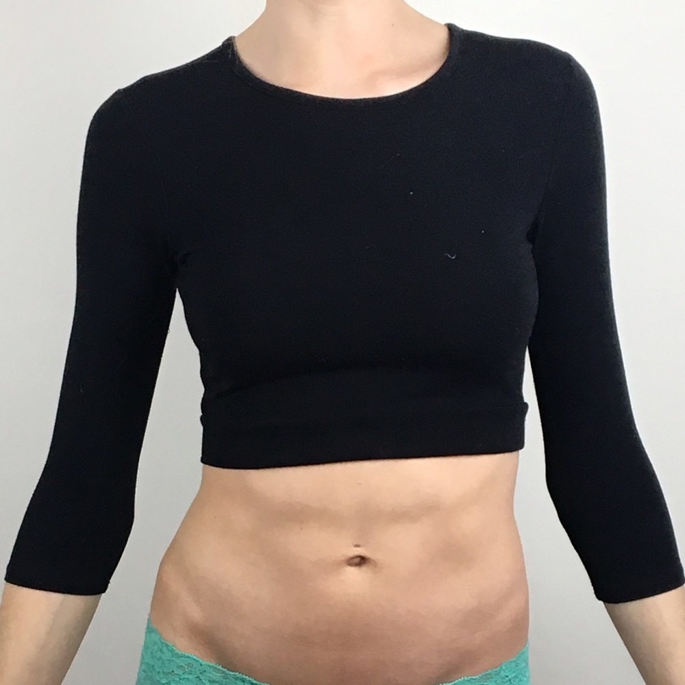 Black Cropped quarter-length top