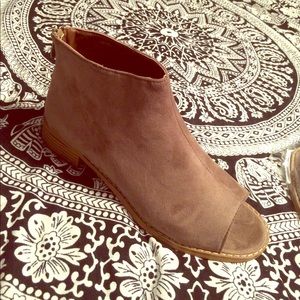 BRAND NEW low heel, open toe, tan booties