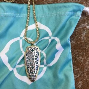 Kendra Scott Sienna necklace