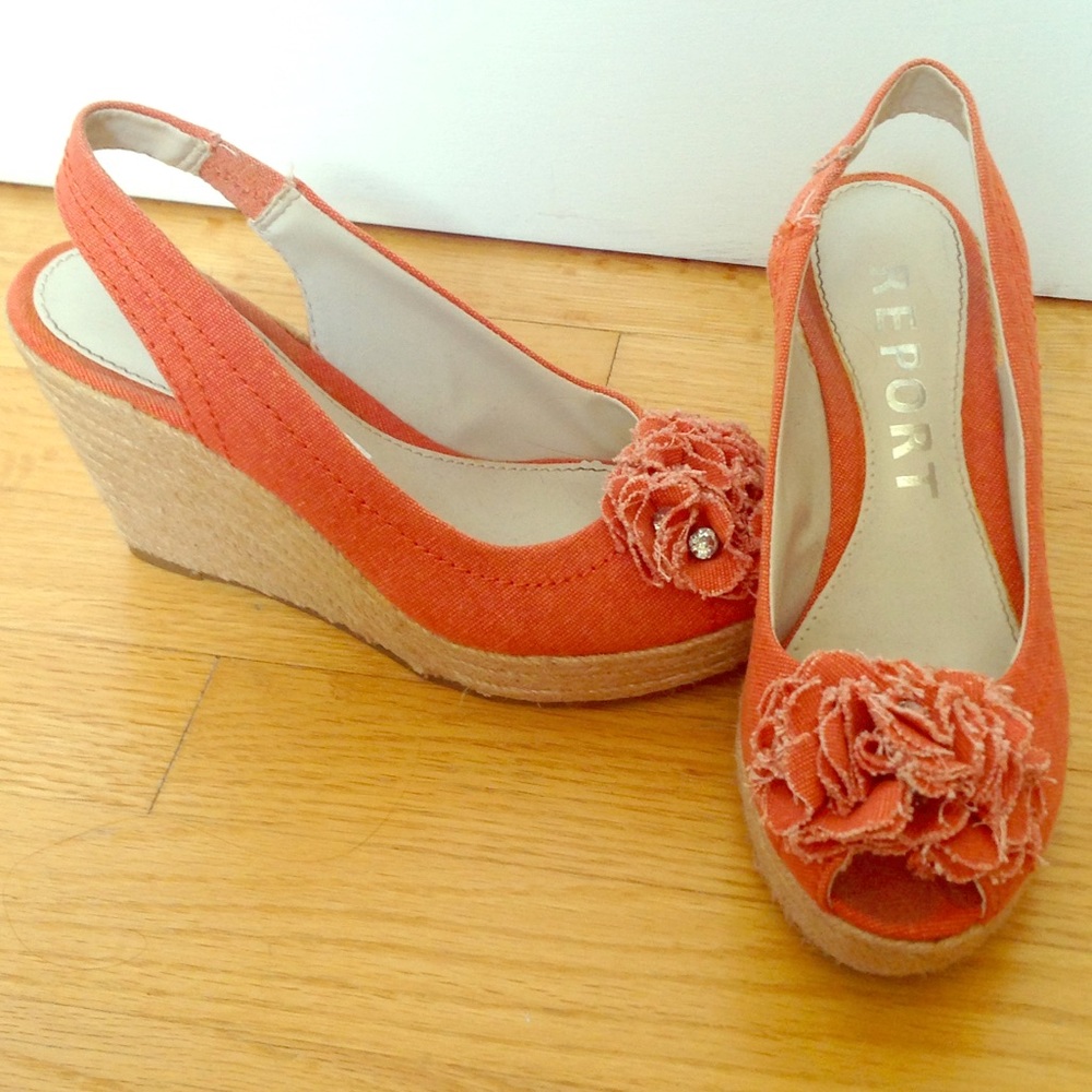 Size 6 flower statement wedges